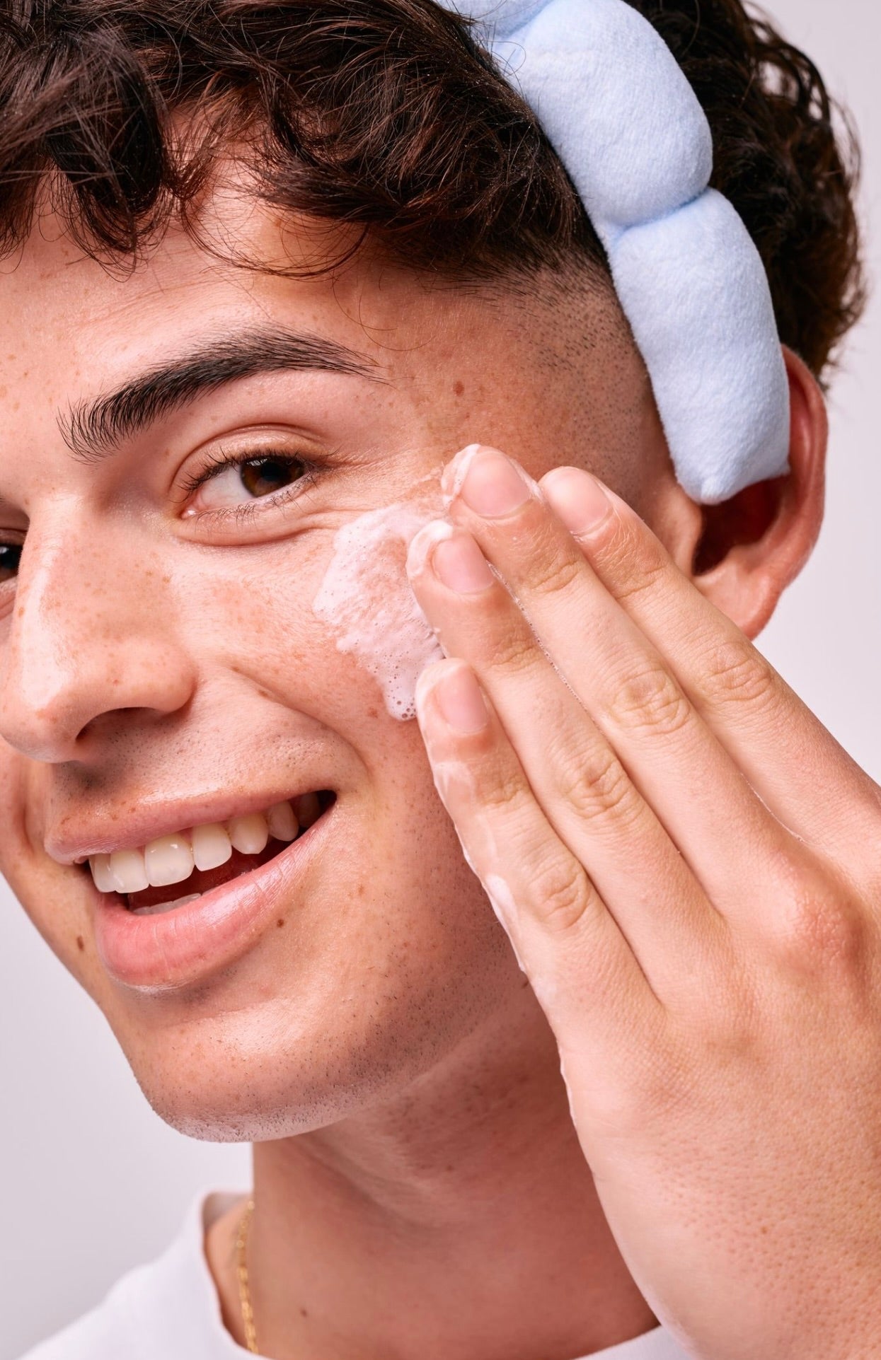 Energising Enzyme Cleanser-Exfoliates gently while strengthening skin barrier