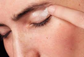 Lifestyle Habits for Sensitive-Feeling Skin